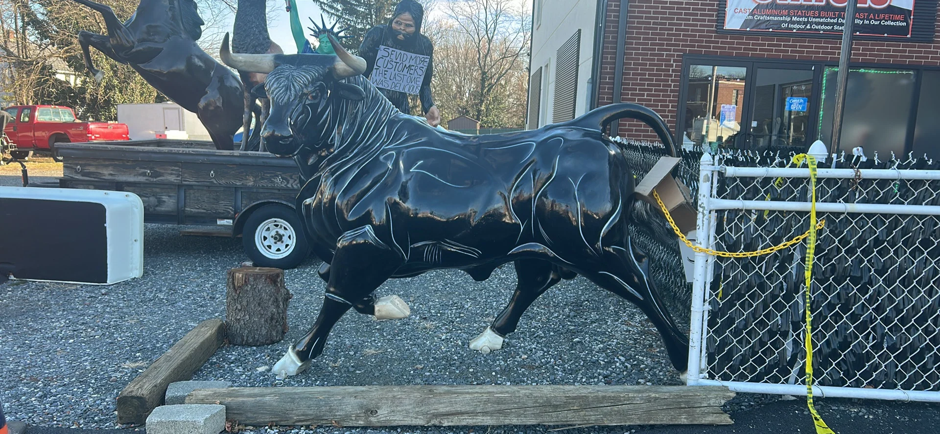 Fighting Bull aluminum statue